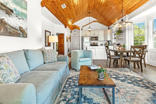 Azalea Suite at Jubilee Suites in Fairhope, AL