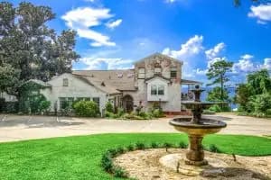 Entrance to Jubilee Suites in Fairhope, AL